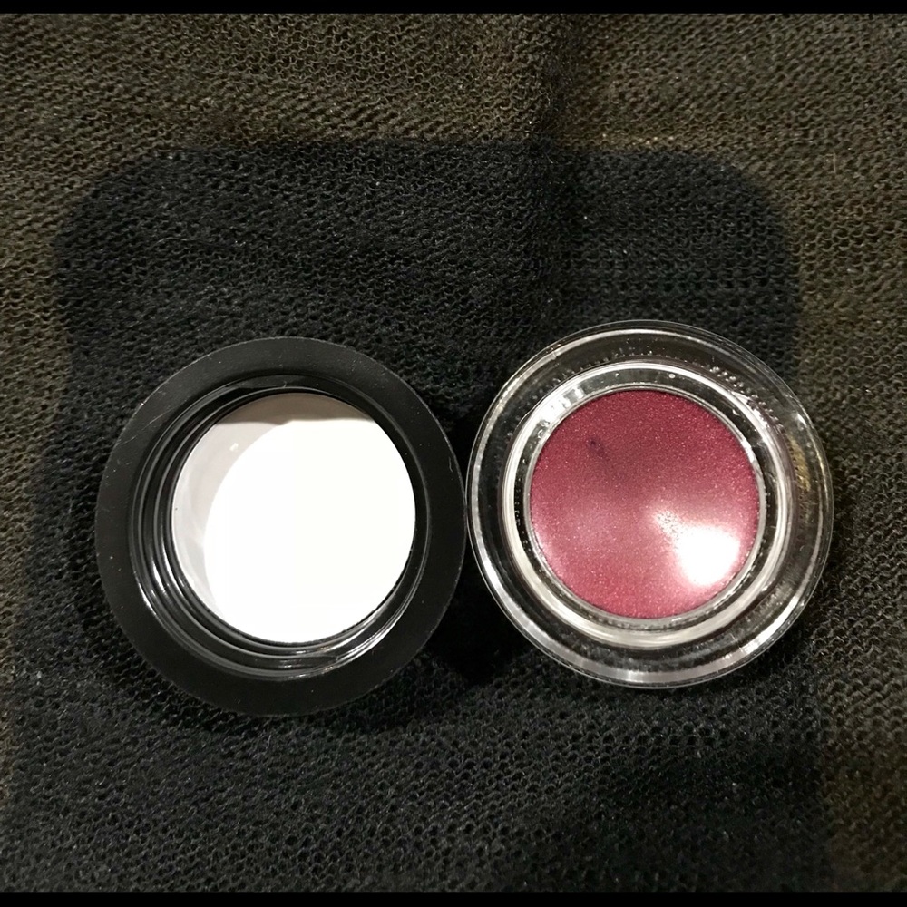 MAC fluidline eyeliner gel in Looking Good